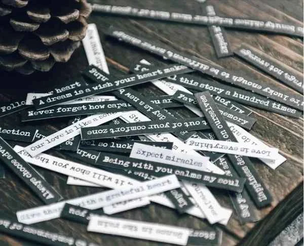 Tekststickers | Donkergrijs met wit | 528 stuks
