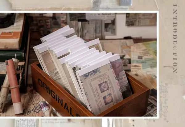 Floating is like a dream – Vintage dessinpapier met roodtinten